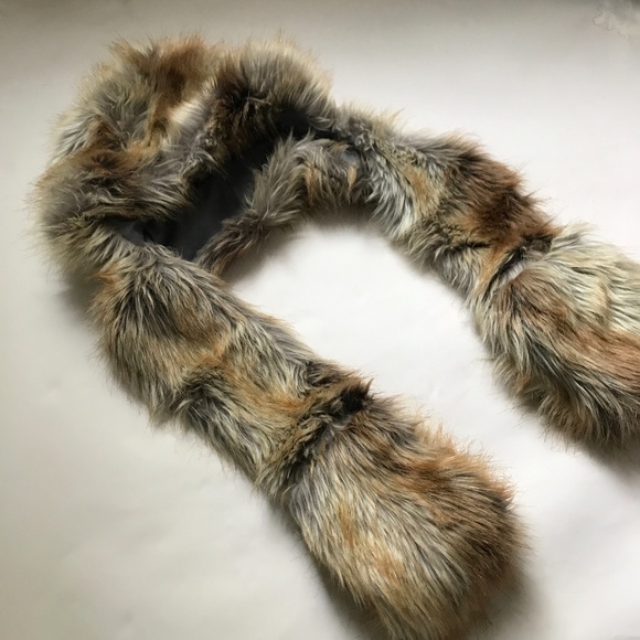 Smart Scarf Brown Fur Hat with Pockets - Picture 5 of 8